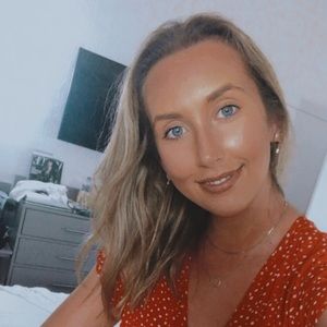 Meet your Posher, Caitlin